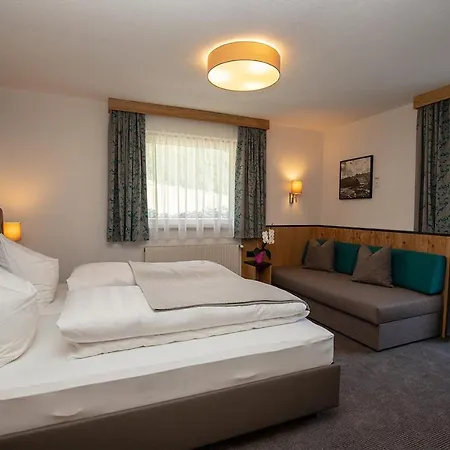 Hotel Garni Foersterheim 3*