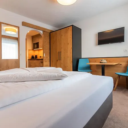 Otel Garni Foersterheim Ischgl